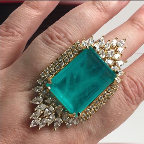 Luxury Oversized Simulated Colombian Emerald Ring Sz 7 - Picture 9 of 16
